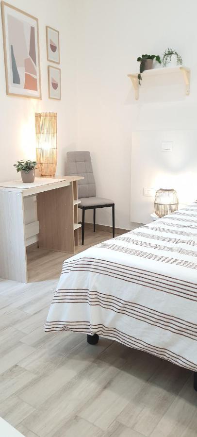 Suite Blanc Apartments - Monolocali Indipendenti Con Cucina E Bagno Privato - Check-In E Check-Out Con Codice In Autonomia H24 - Terrazza In Comune Guspini Exterior foto