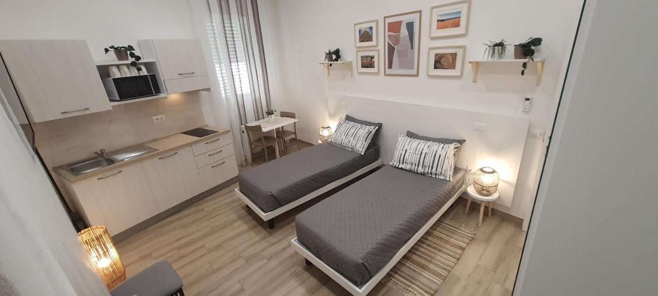 Suite Blanc Apartments - Monolocali Indipendenti Con Cucina E Bagno Privato - Check-In E Check-Out Con Codice In Autonomia H24 - Terrazza In Comune Guspini Exterior foto
