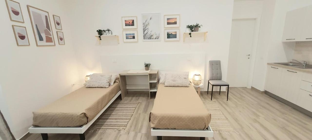 Suite Blanc Apartments - Monolocali Indipendenti Con Cucina E Bagno Privato - Check-In E Check-Out Con Codice In Autonomia H24 - Terrazza In Comune Guspini Exterior foto