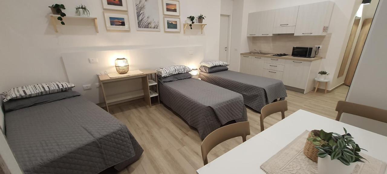 Suite Blanc Apartments - Monolocali Indipendenti Con Cucina E Bagno Privato - Check-In E Check-Out Con Codice In Autonomia H24 - Terrazza In Comune Guspini Exterior foto